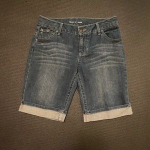 Apt 9 dark denim bermuda shorts - Size 6